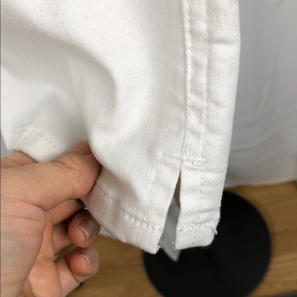 Chico's White Perfect Stretch Girlfriend Slim Leg Capri (B4) - Picture 4 of 9